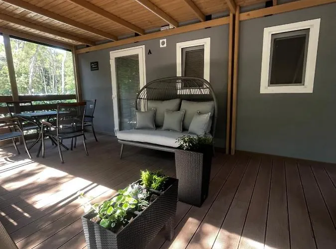 Lily D Vikendica Pakostane