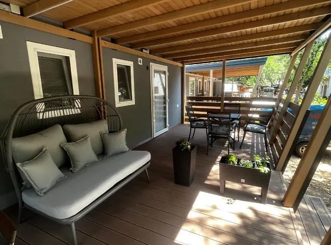 Vikendica Lily D Pakostane